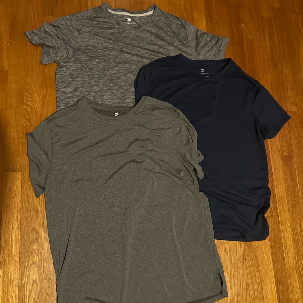 Bundle of men’s workout tshirts